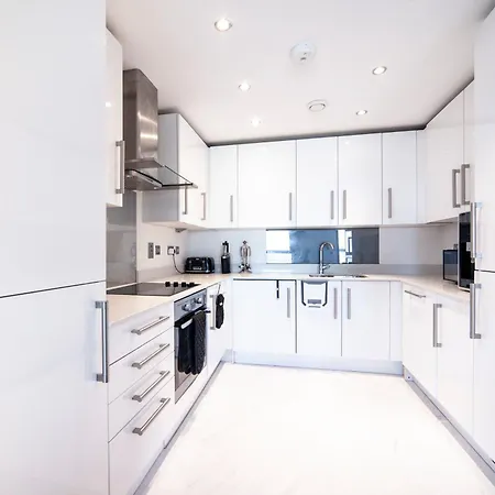 Top Floor Apt - 2 Bed/2 Bath + Private Balcony London Exterior foto