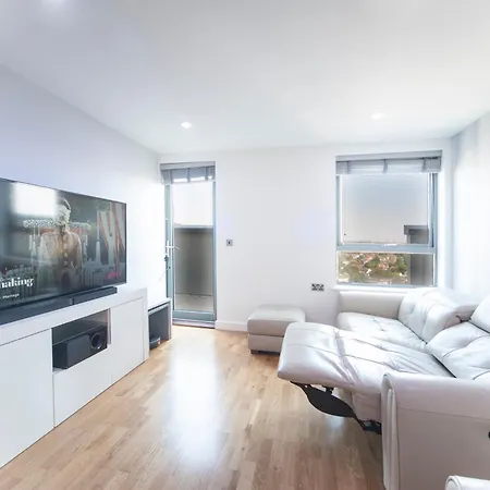 Top Floor Apt - 2 Bed/2 Bath + Private Balcony London Exterior foto