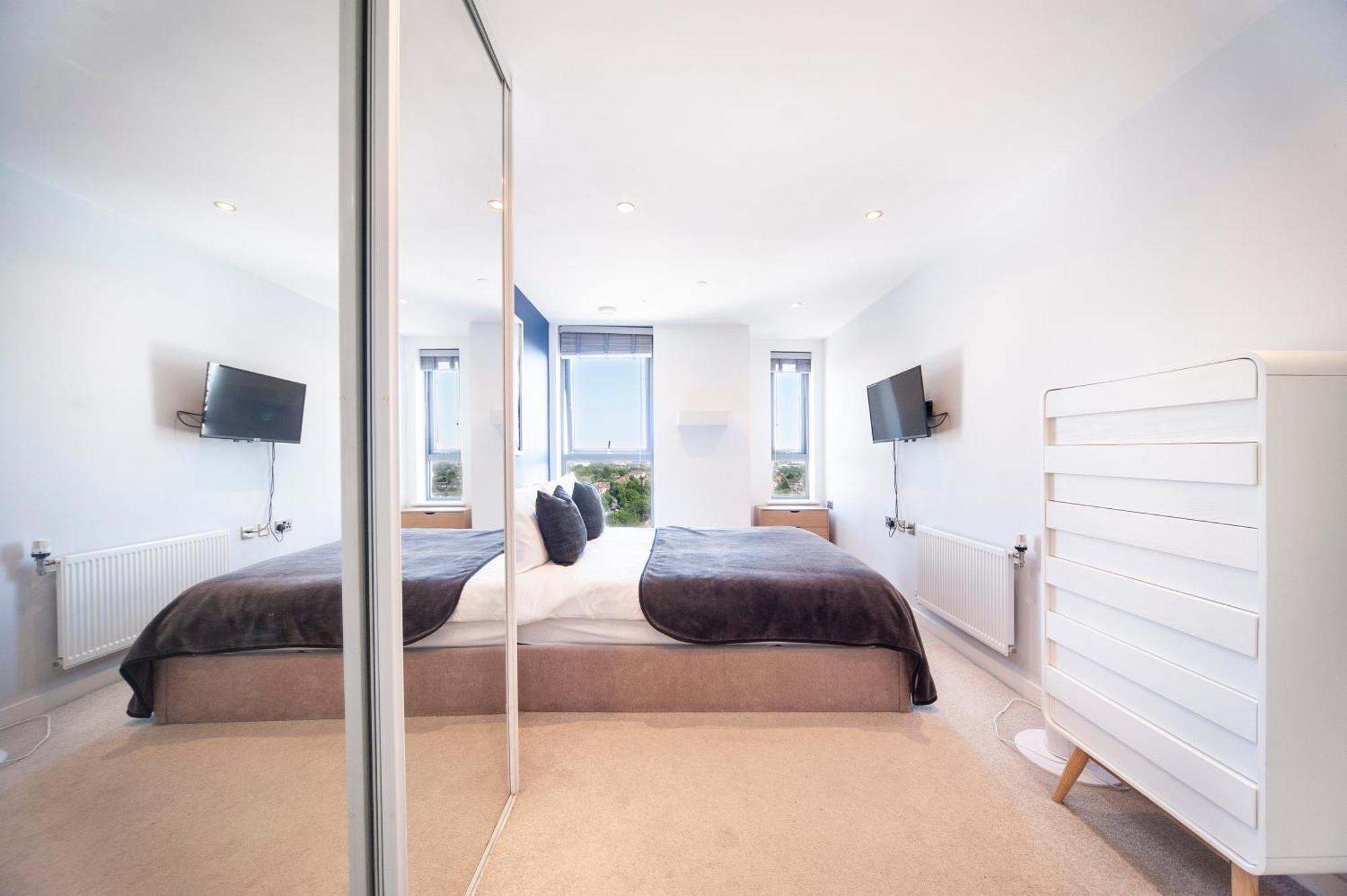Floor - 2 Bed/2 Bath + Private Balcony Appartamento Londra