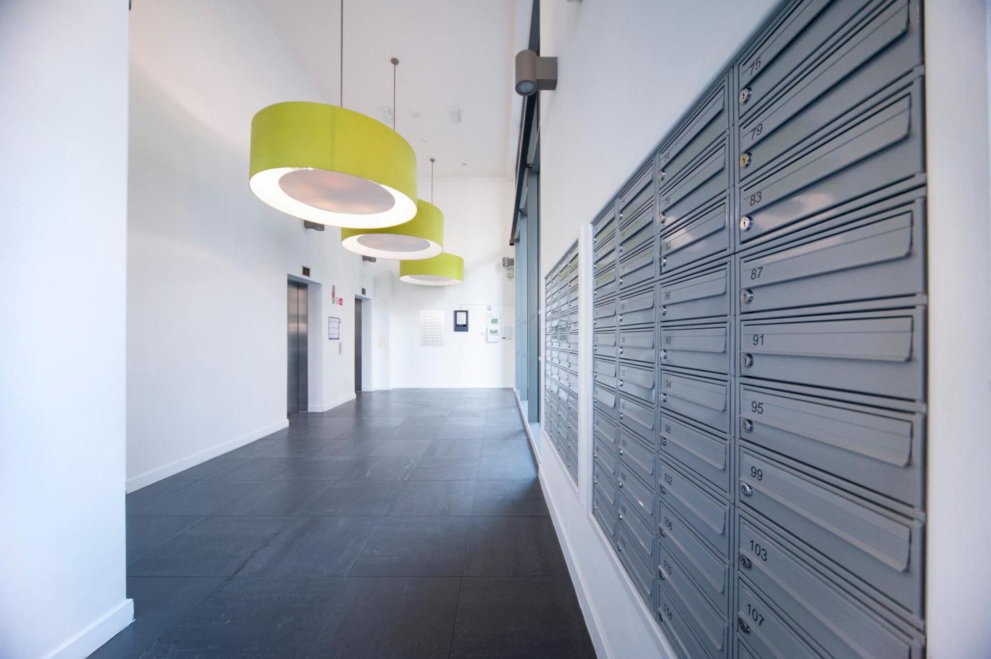 Floor - 2 Bed/2 Bath + Private Balcony Appartamento
